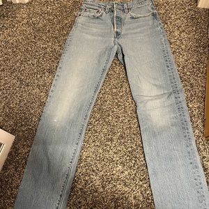 Levi light wash straight legged jeans